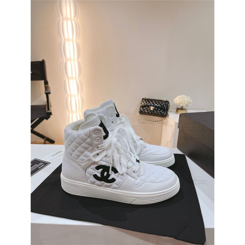 Chanel new all-leather color diamond skateboard shoes