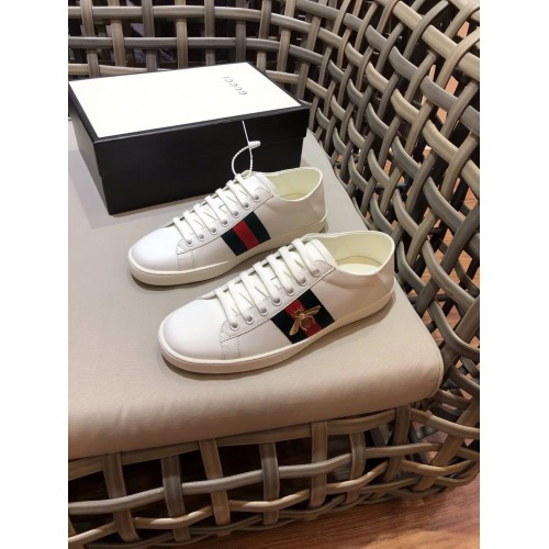 GUCCI Replica – White Ace BEE Low Top Rep Sneakers