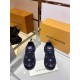 Louis Vuitton Runner Tatic Replica Shoes (Grey)